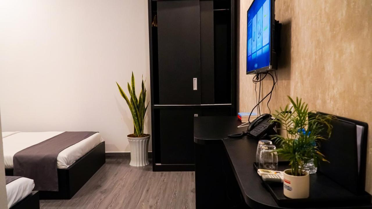 Bros Hotel Ho Chi Minh City Bagian luar foto
