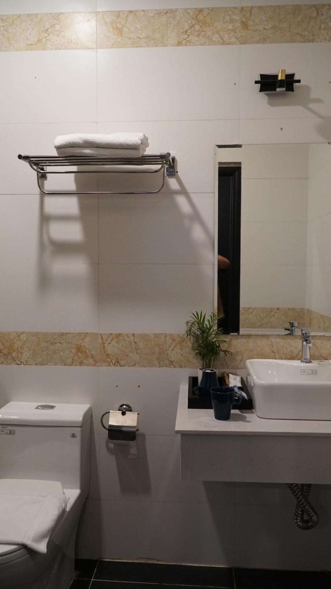 Bros Hotel Ho Chi Minh City Bagian luar foto
